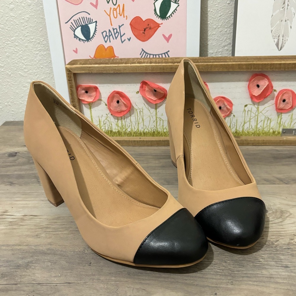 Torrid extra wide heels size 8WW